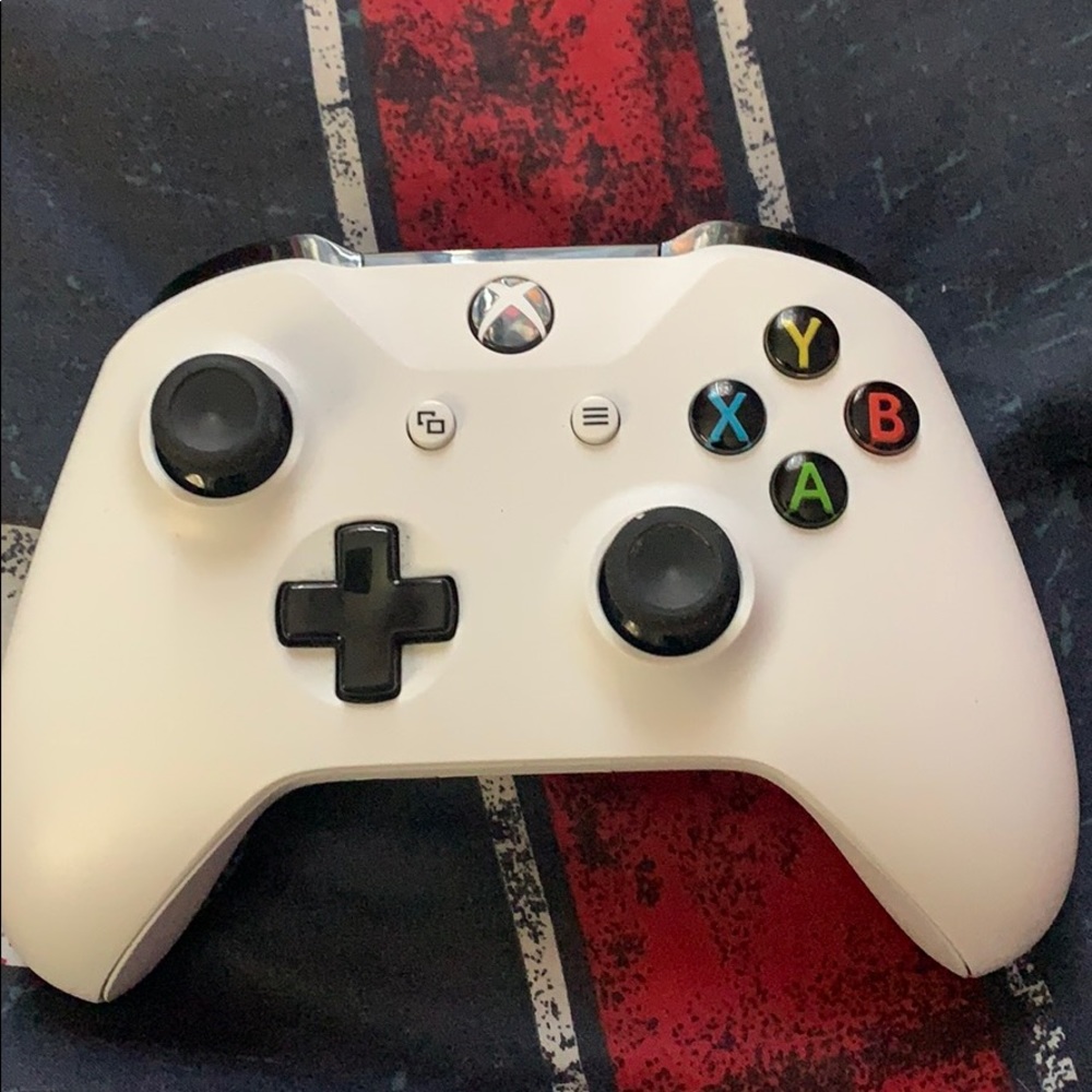 Xbox Wireless Controller - image 1
